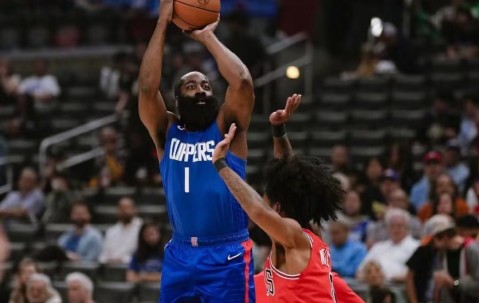 AYX-哈登回归赛场，逆转首场状态亮眼，公牛观众沸腾！的简单介绍