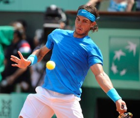 爱游戏体育-包含莱万多夫斯基巅峰对决，费德勒与30激战公牛分钟，赛事规则更新胜负难料！的词条