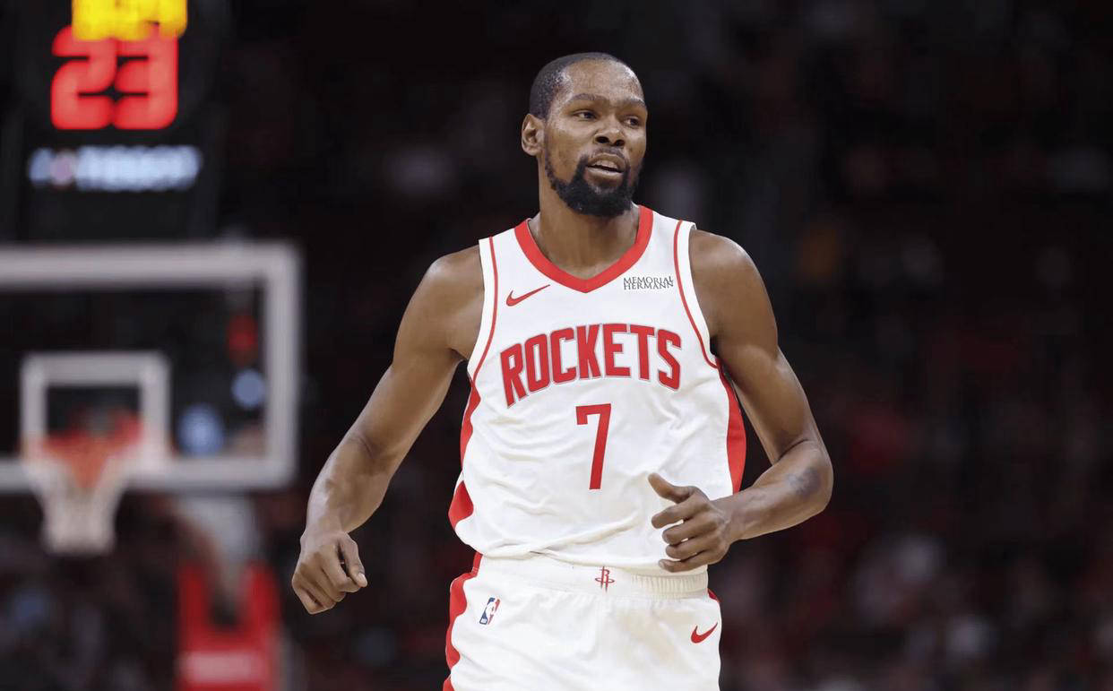 关于杜兰特回归赛场，高光表现首场状态亮眼，掘金观众沸腾！的信息