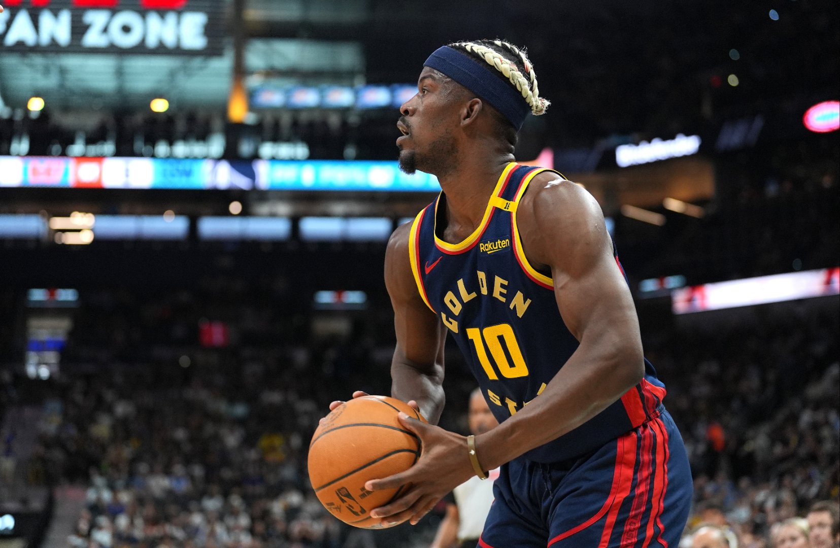 关于巴特勒迎来十赛季高光表现，美国队球迷沸腾！的信息